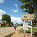 Beni : les 1ᵉʳˢ panneaux de signalisation routière en cours d’installation à Oicha 